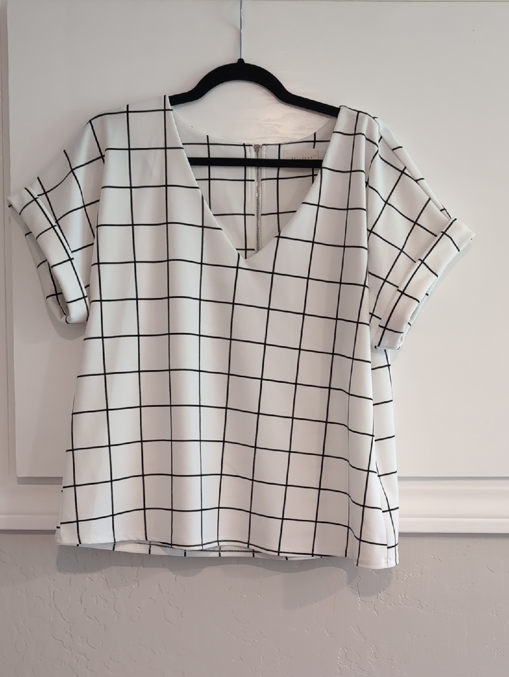 MELLODAY White V-Neck Short Sleeve Grid Blouse
